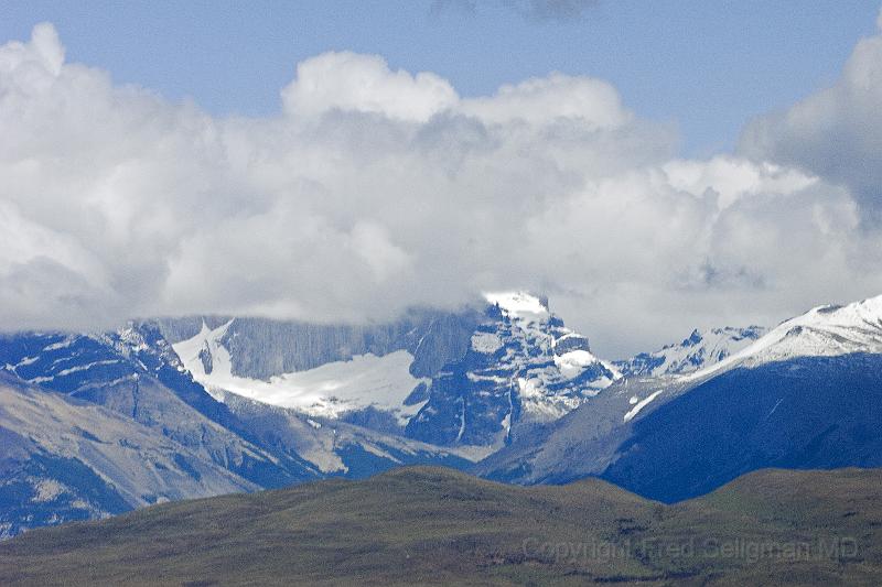 20071213 112923 D2X 4200x2800 v2.jpg - Torres del Paine National Park